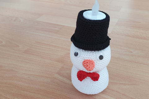 Schneemann m. elek. Kerzli